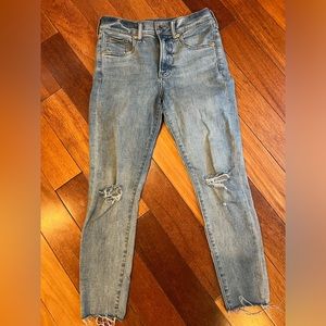 Express Skinny Jean. Mid rise. Light wash. 2S.
